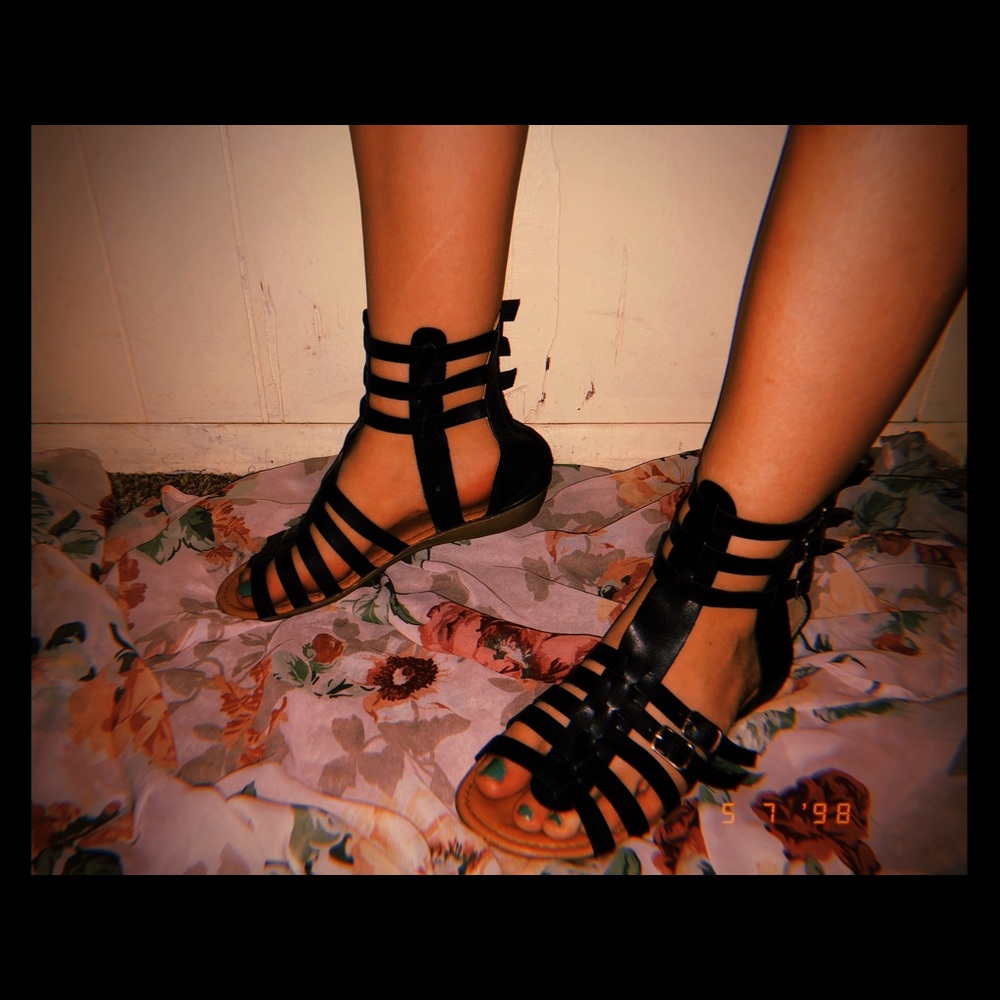 Hercules style black sandal